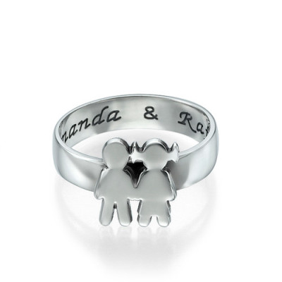 Mum Ring with Children Holding Hands - The Name Jewellery™